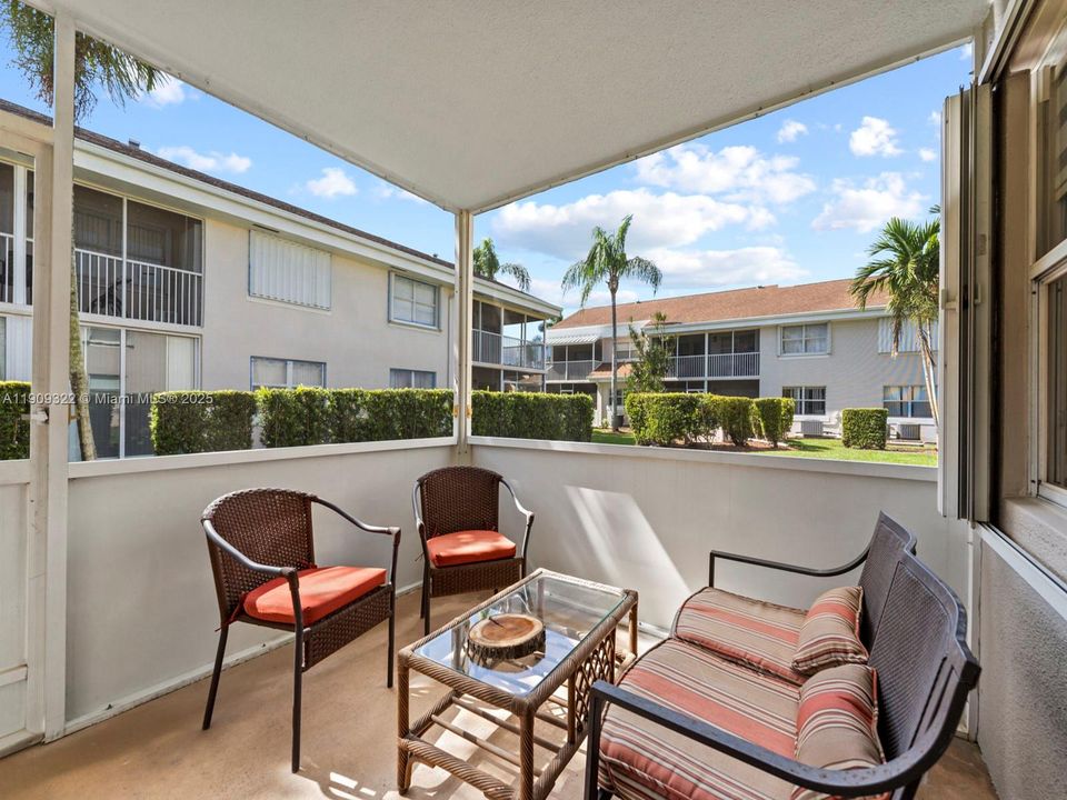 Active With Contract: $215,230 (2 beds, 2 baths, 1070 Square Feet)