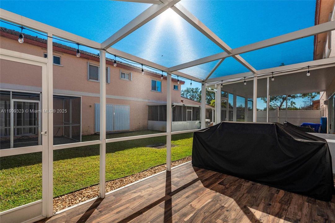 В аренду: $3,300 (3 спален, 2 ванн, 1361 Квадратных фут)