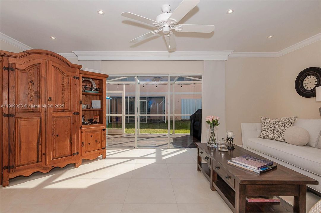 В аренду: $3,300 (3 спален, 2 ванн, 1361 Квадратных фут)