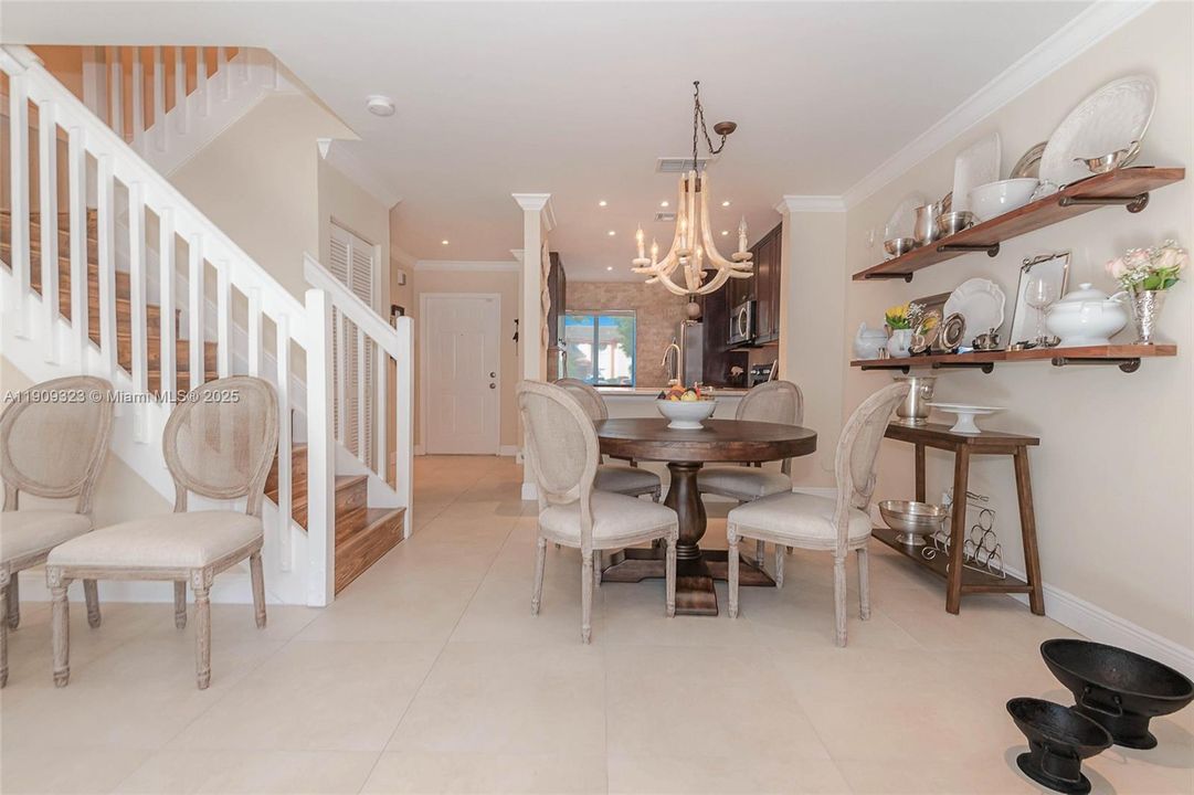 В аренду: $3,300 (3 спален, 2 ванн, 1361 Квадратных фут)