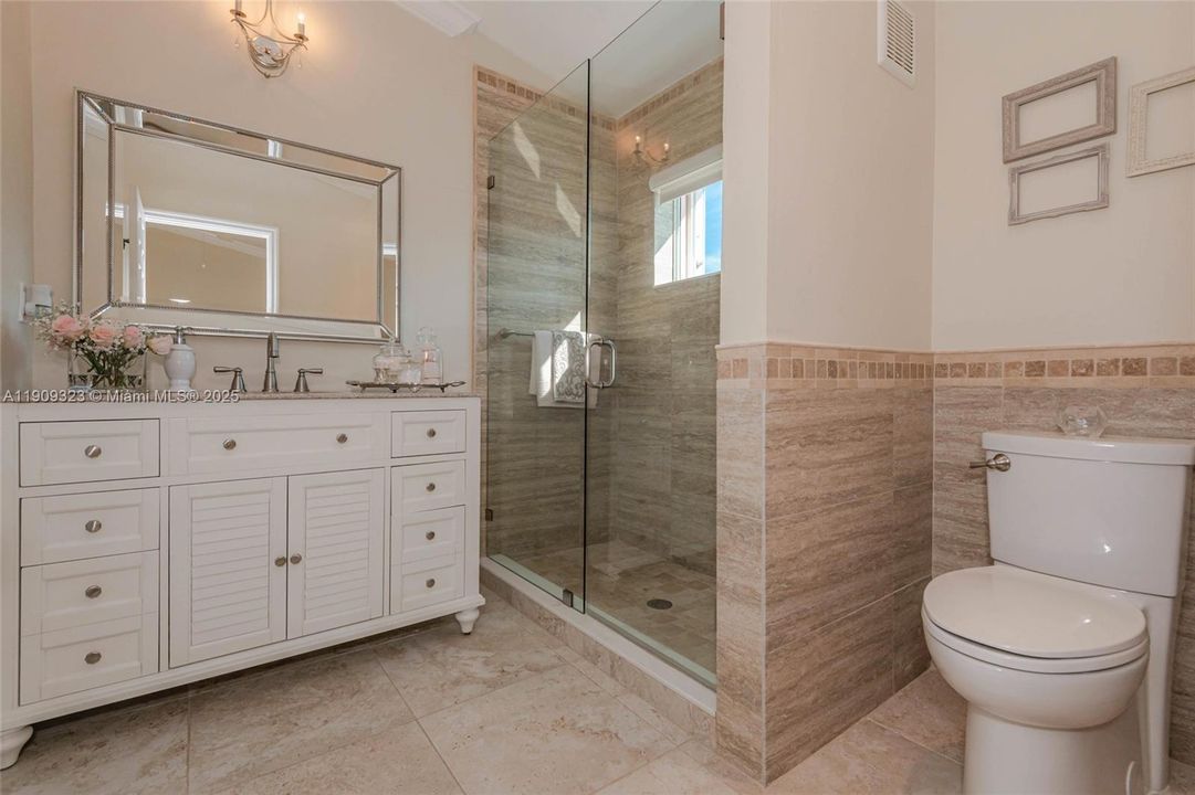 В аренду: $3,300 (3 спален, 2 ванн, 1361 Квадратных фут)