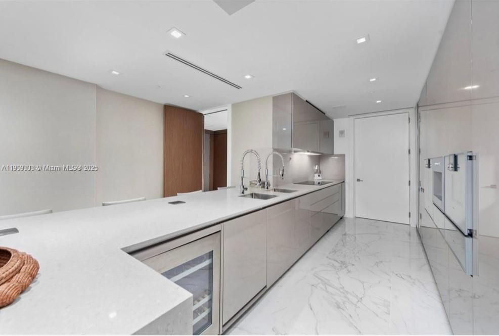 待售: $12,300,000 (3 贝兹, 4 浴室, 3232 平方英尺)