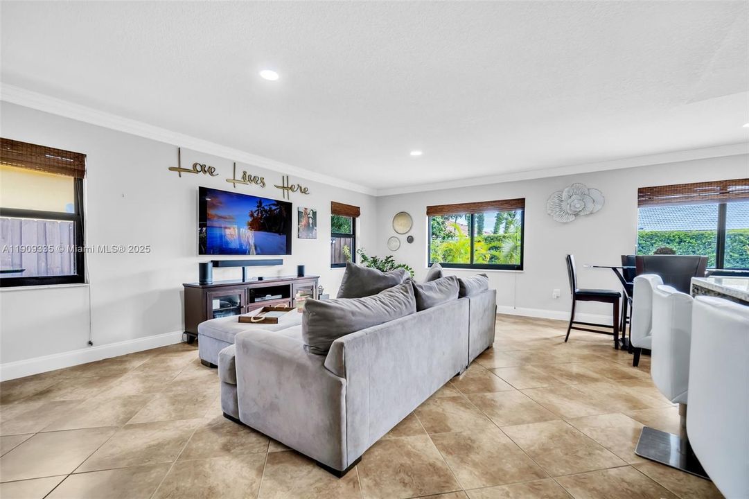 待售: $1,100,000 (4 贝兹, 2 浴室, 2513 平方英尺)