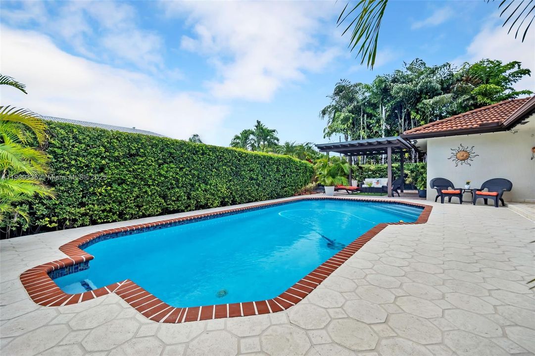 待售: $1,100,000 (4 贝兹, 2 浴室, 2513 平方英尺)