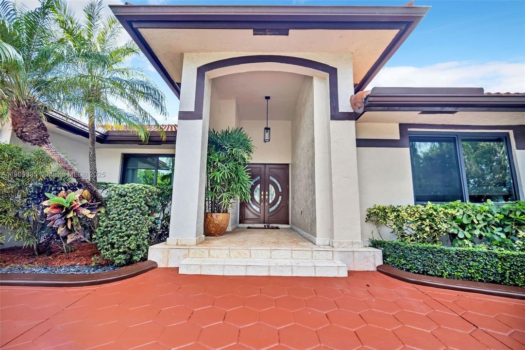 待售: $1,100,000 (4 贝兹, 2 浴室, 2513 平方英尺)