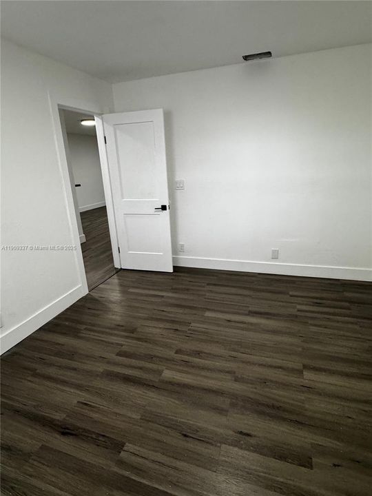 Active With Contract: $165,000 (2 beds, 2 baths, 980 Square Feet)