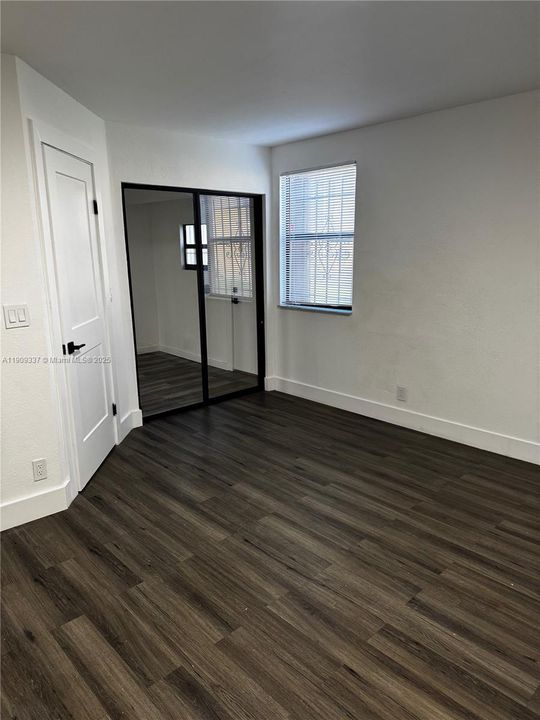 Active With Contract: $165,000 (2 beds, 2 baths, 980 Square Feet)
