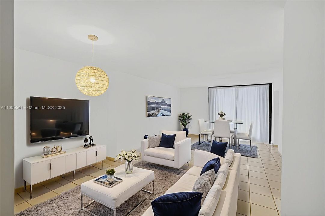 Под контрактом: $2,000 (1 спален, 1 ванн, 987 Квадратных фут)