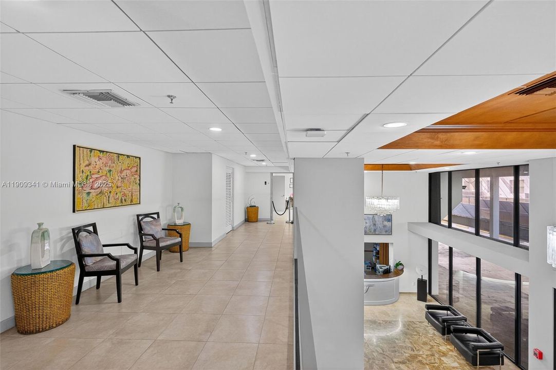 Под контрактом: $2,000 (1 спален, 1 ванн, 987 Квадратных фут)