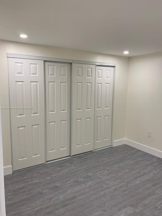 待售: $255,000 (2 贝兹, 2 浴室, 903 平方英尺)