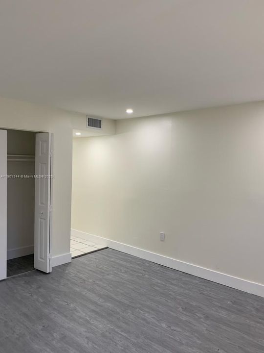 待售: $255,000 (2 贝兹, 2 浴室, 903 平方英尺)