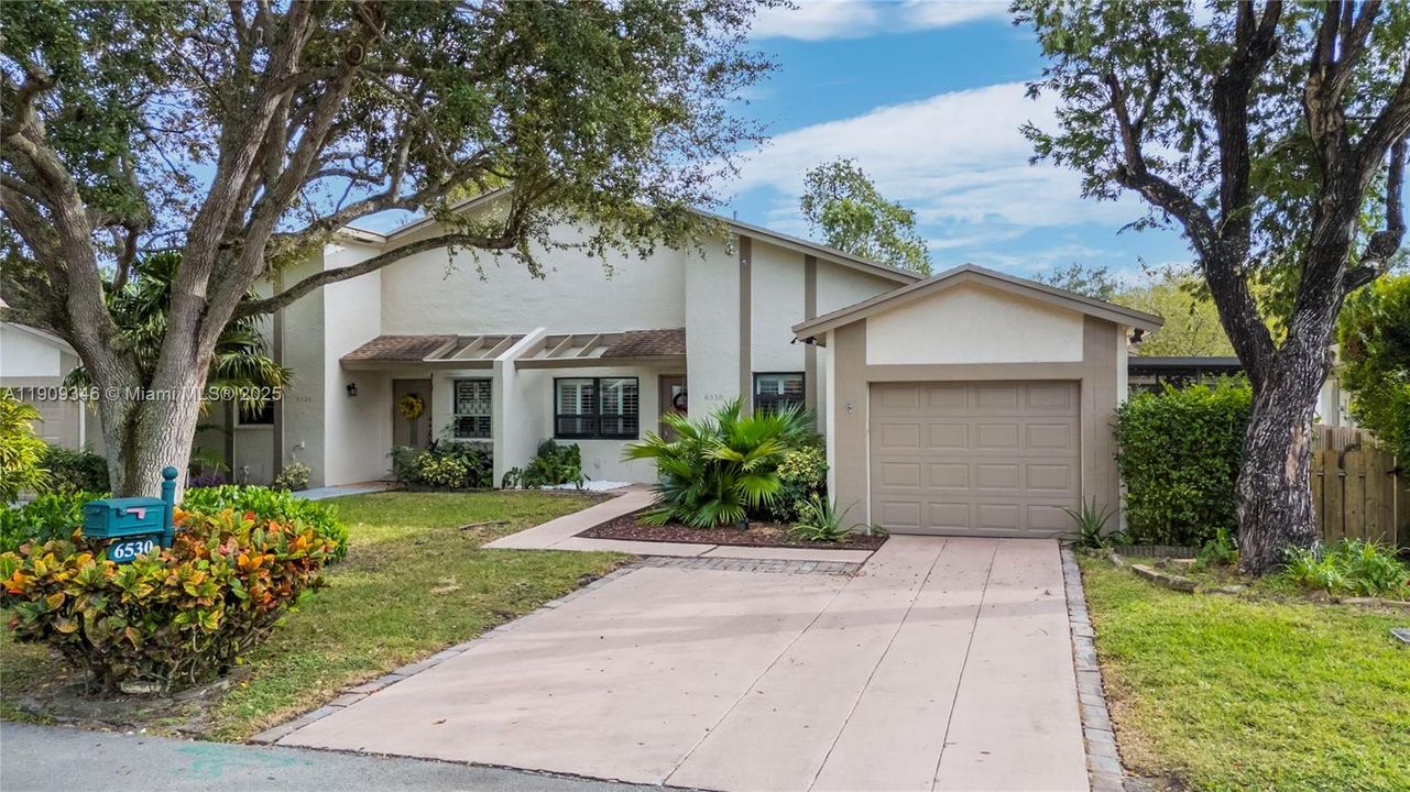 Active With Contract: $465,000 (3 beds, 2 baths, 1198 Square Feet)