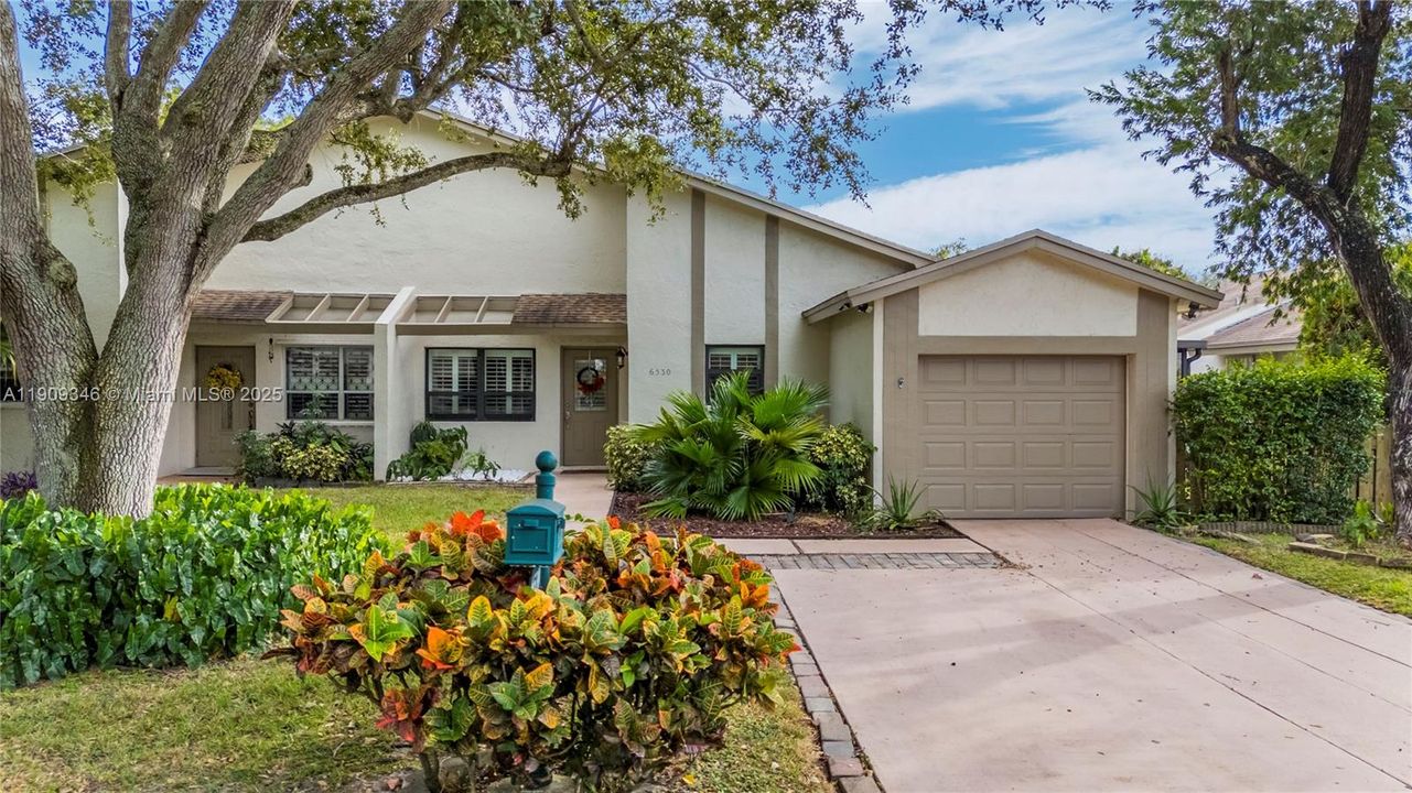 Active With Contract: $465,000 (3 beds, 2 baths, 1198 Square Feet)