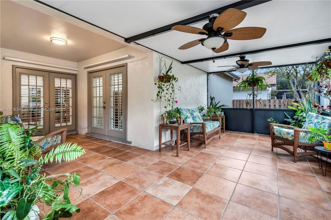 Active With Contract: $465,000 (3 beds, 2 baths, 1198 Square Feet)