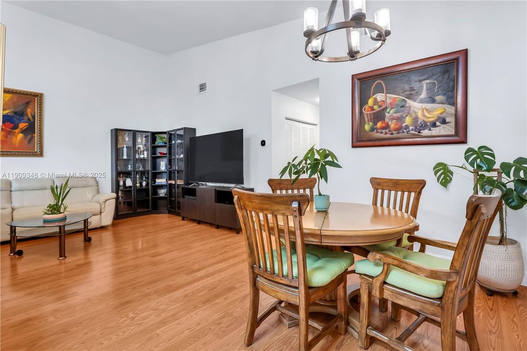 Active With Contract: $465,000 (3 beds, 2 baths, 1198 Square Feet)