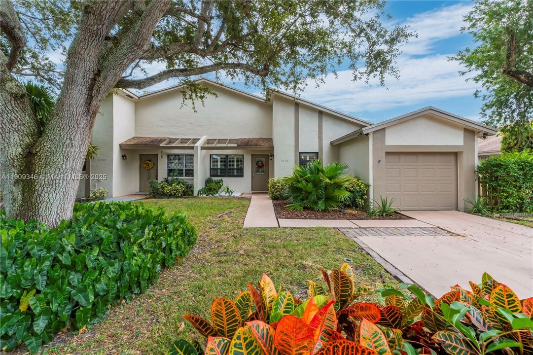 Active With Contract: $465,000 (3 beds, 2 baths, 1198 Square Feet)