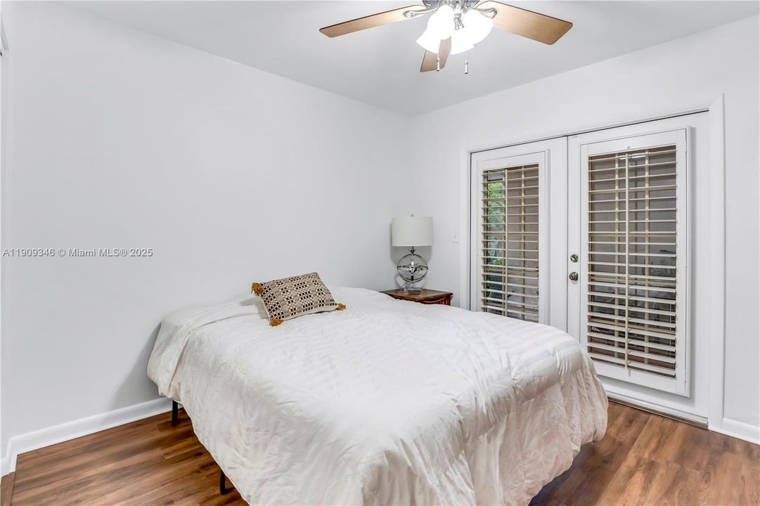 Active With Contract: $465,000 (3 beds, 2 baths, 1198 Square Feet)