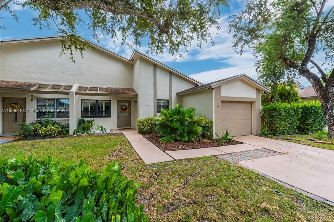 Active With Contract: $465,000 (3 beds, 2 baths, 1198 Square Feet)