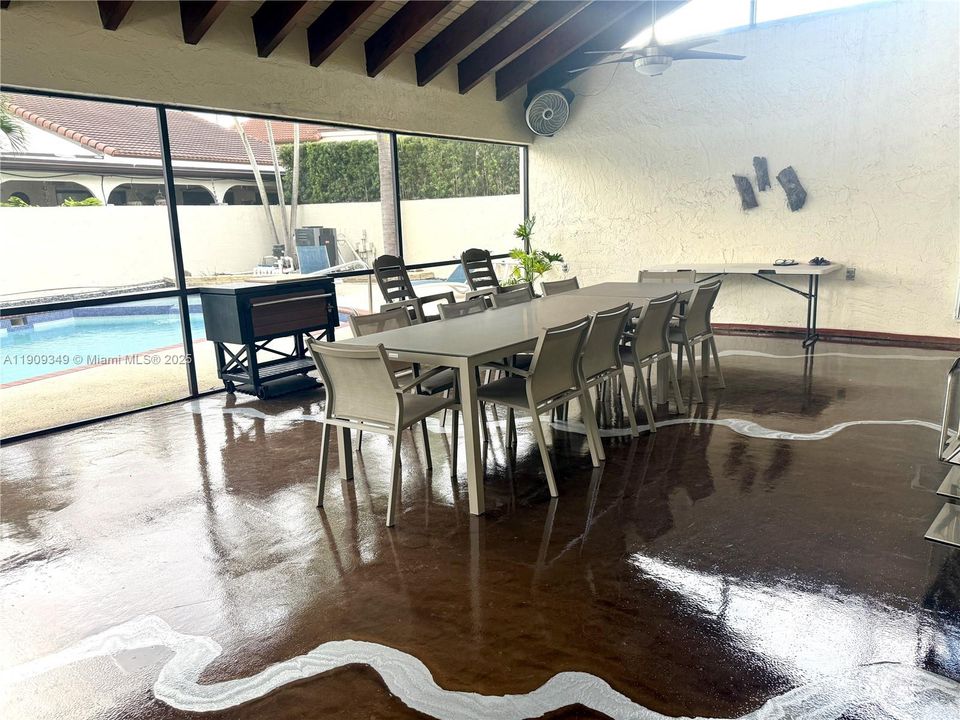 For Rent: $4,950 (4 beds, 3 baths, 2110 Square Feet)