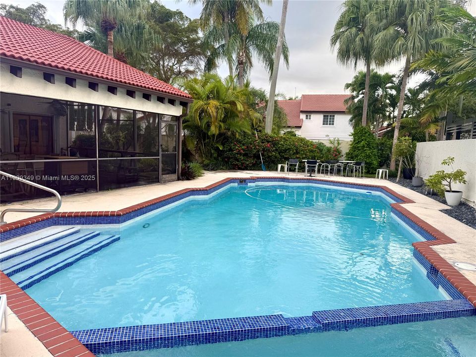 For Rent: $4,950 (4 beds, 3 baths, 2110 Square Feet)