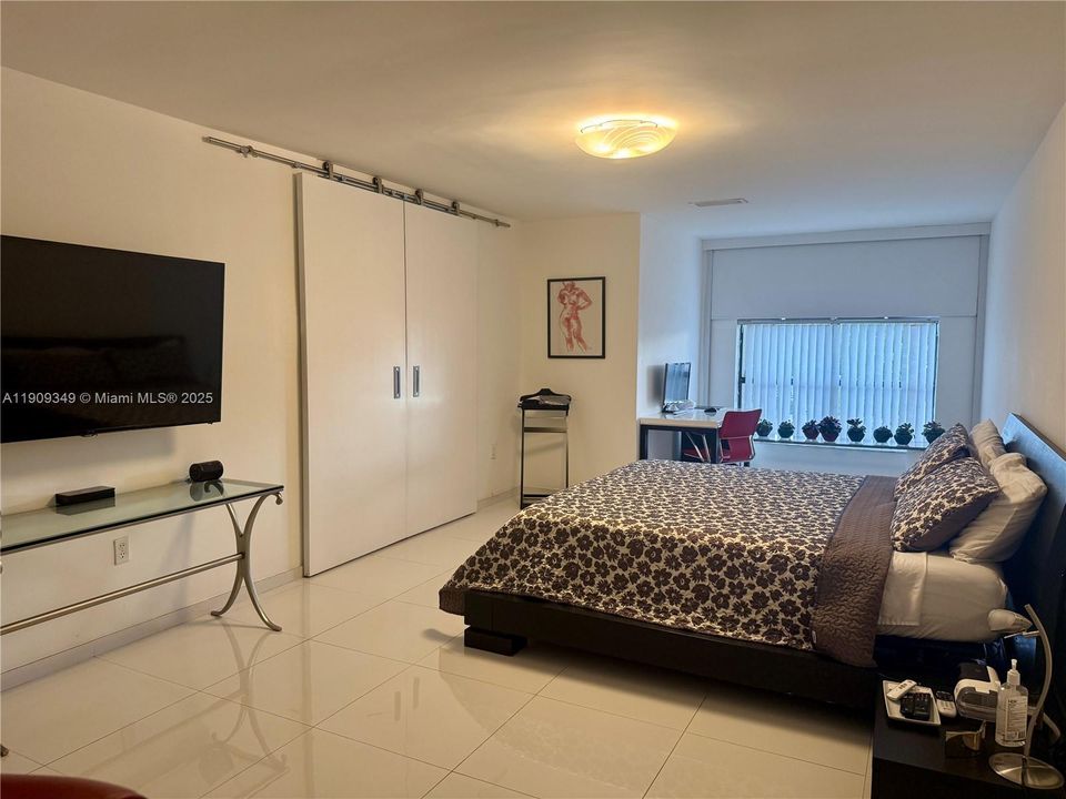 For Rent: $4,950 (4 beds, 3 baths, 2110 Square Feet)