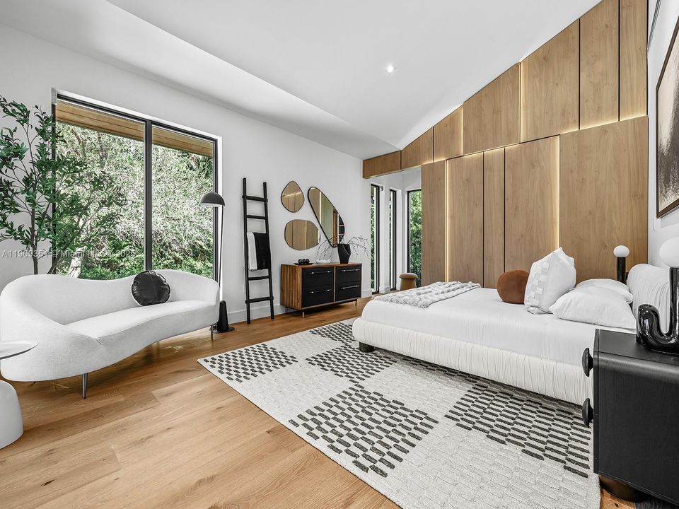 For Sale: $10,500,000 (4 beds, 4 baths, 6716 Square Feet)