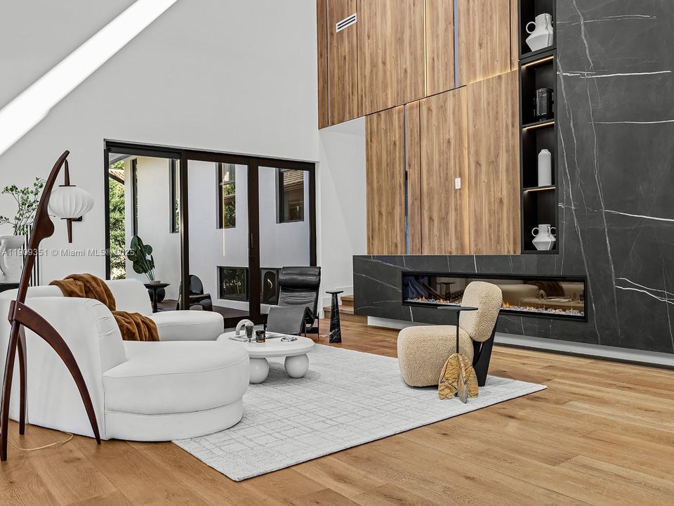 For Sale: $10,500,000 (4 beds, 4 baths, 6716 Square Feet)