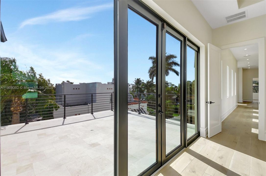 For Sale: $3,200,000 (4 beds, 3 baths, 3104 Square Feet)