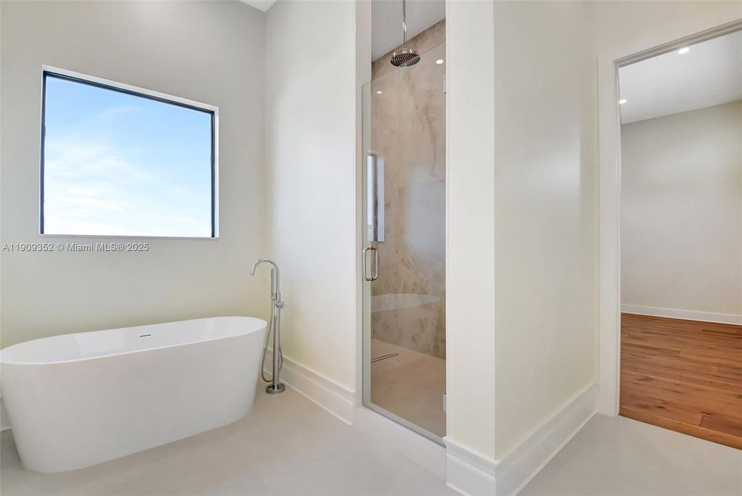 For Sale: $3,200,000 (4 beds, 3 baths, 3104 Square Feet)