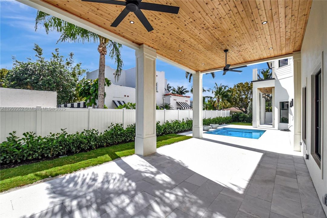 For Sale: $3,200,000 (4 beds, 3 baths, 3104 Square Feet)