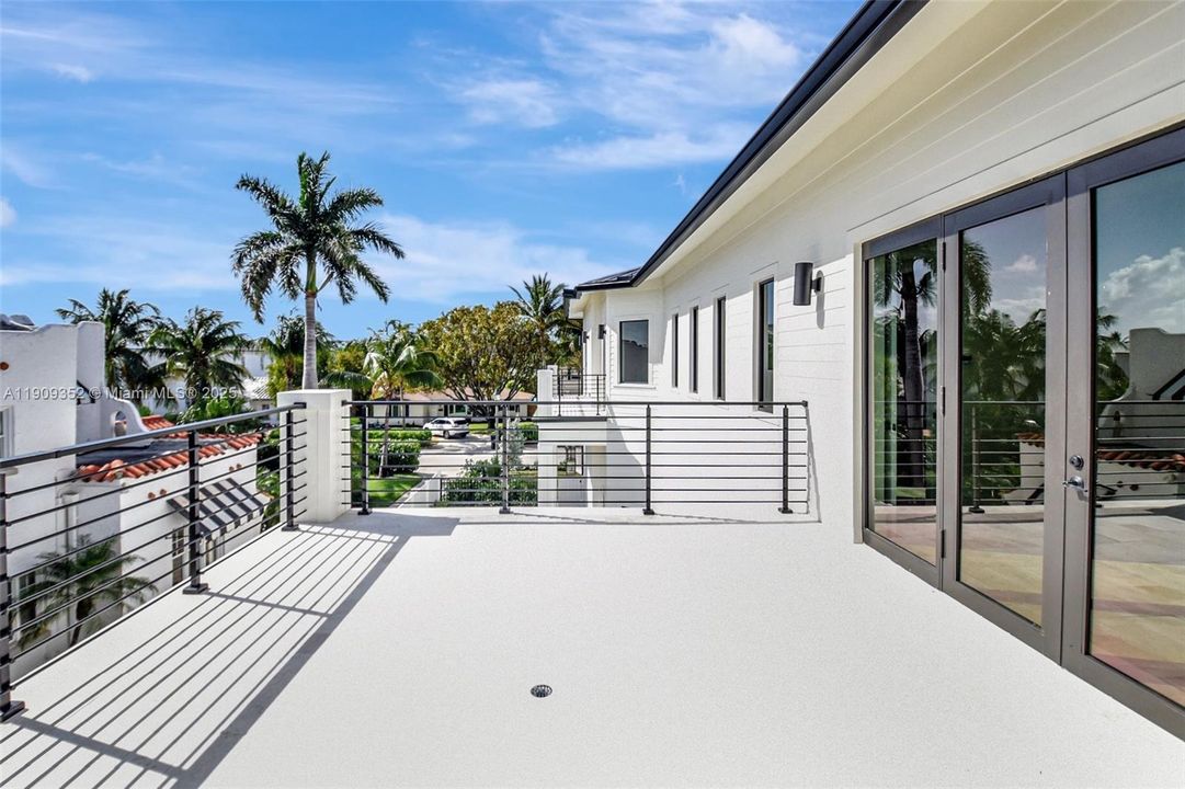 For Sale: $3,200,000 (4 beds, 3 baths, 3104 Square Feet)