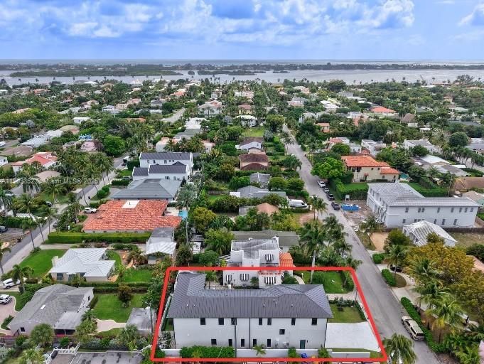 For Sale: $3,200,000 (4 beds, 3 baths, 3104 Square Feet)