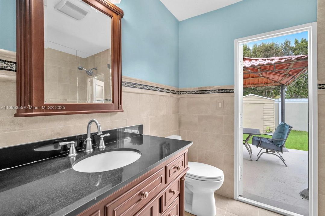 En Venta: $765,000 (3 camas, 2 baños, 2156 Pies cuadrados)