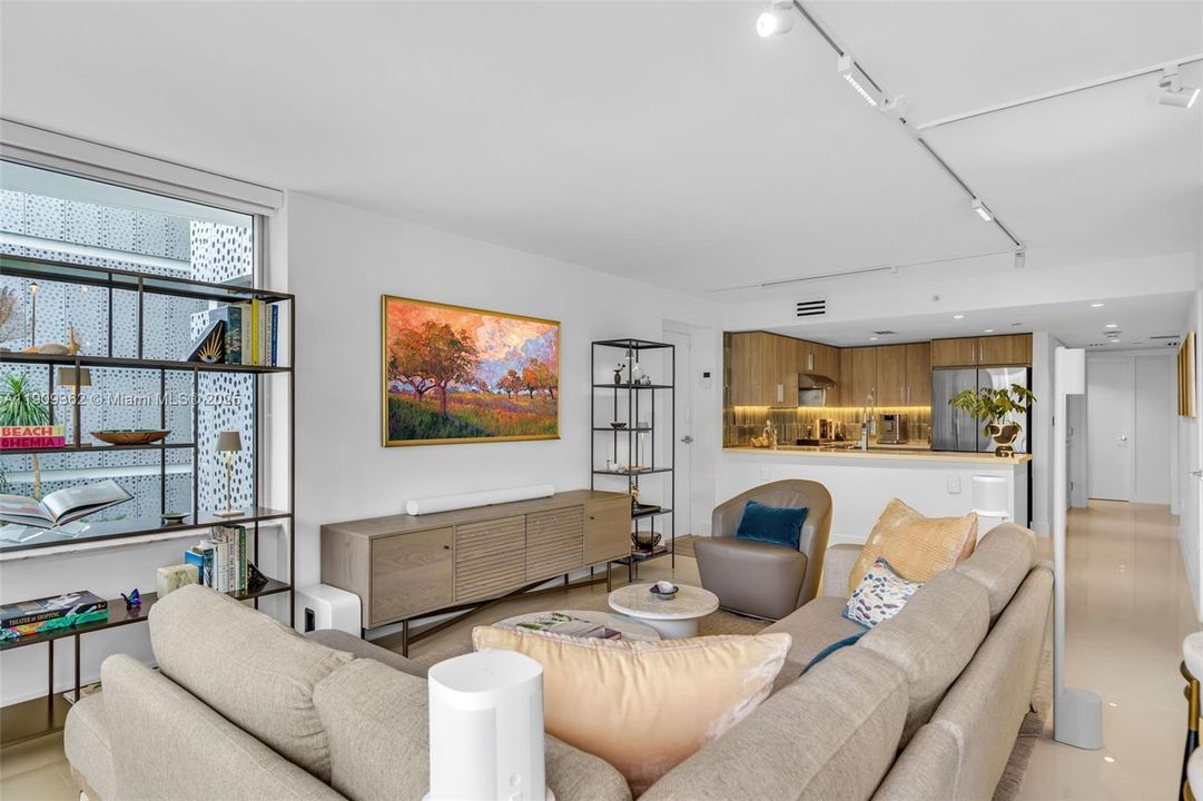 For Sale: $1,049,000 (3 beds, 2 baths, 1376 Square Feet)