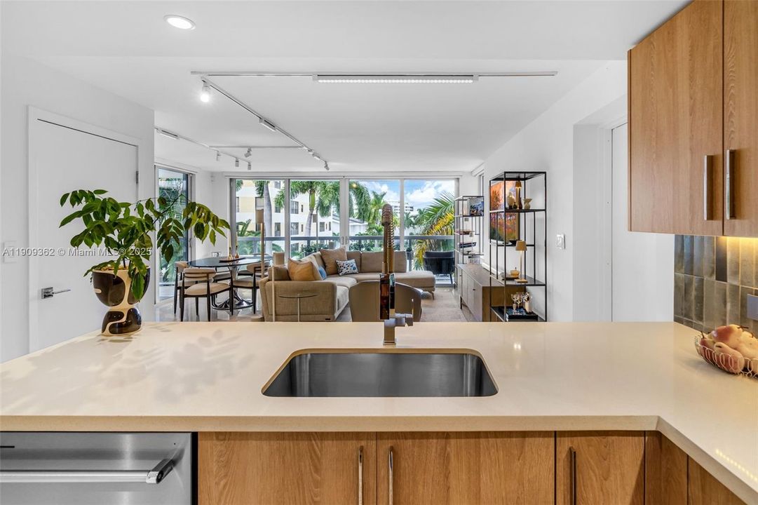 For Sale: $1,049,000 (3 beds, 2 baths, 1376 Square Feet)