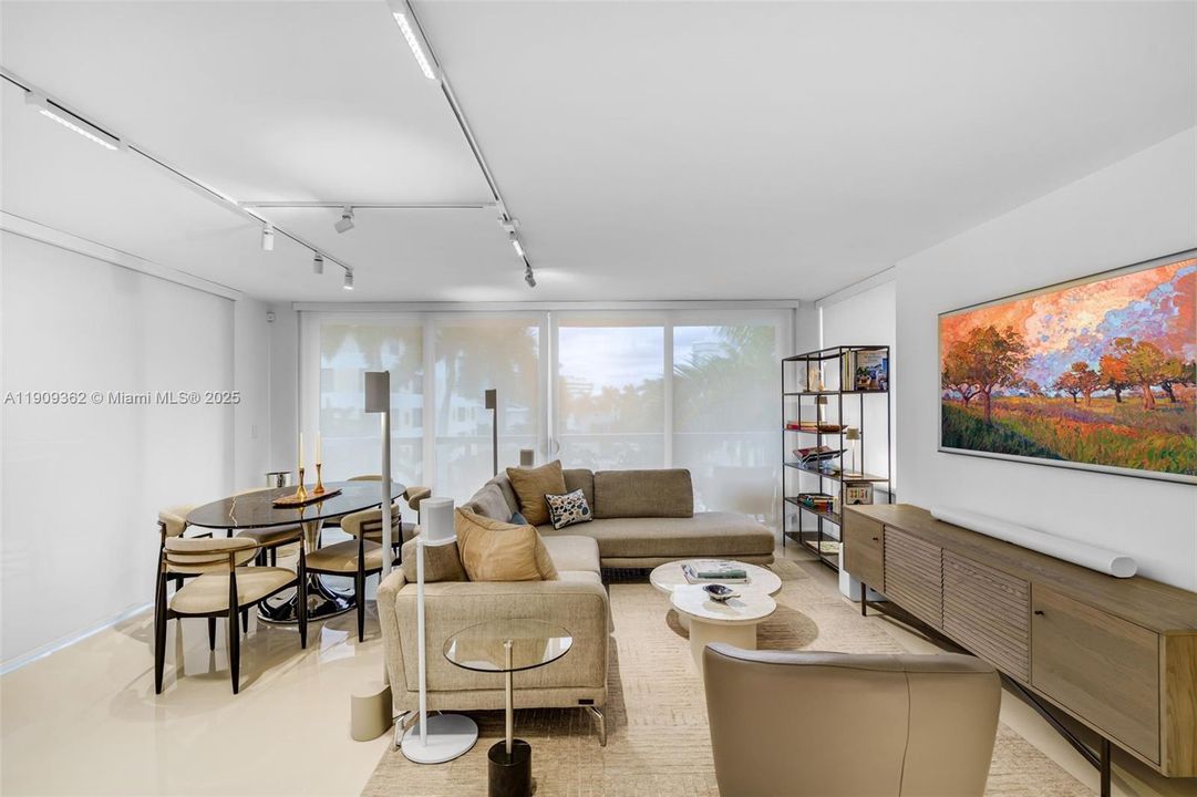 For Sale: $1,049,000 (3 beds, 2 baths, 1376 Square Feet)