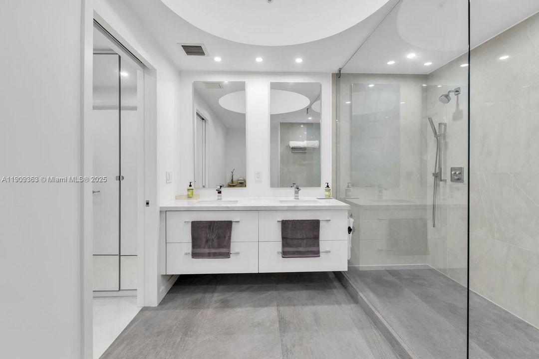 For Sale: $995,000 (2 beds, 2 baths, 1581 Square Feet)