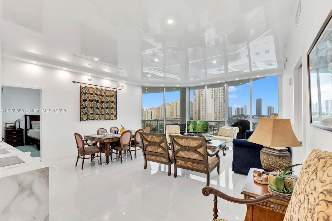 For Sale: $995,000 (2 beds, 2 baths, 1581 Square Feet)