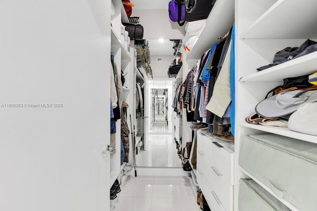 For Sale: $995,000 (2 beds, 2 baths, 1581 Square Feet)