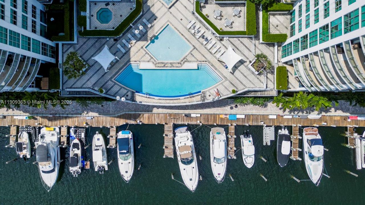 For Sale: $995,000 (2 beds, 2 baths, 1581 Square Feet)