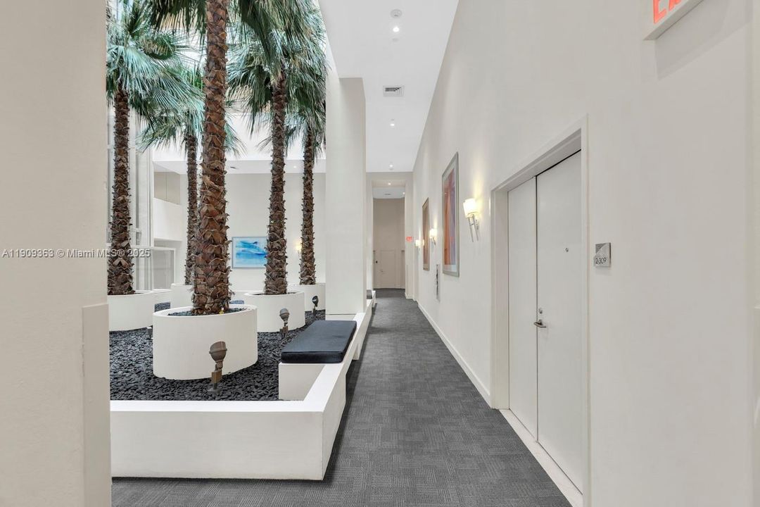 For Sale: $995,000 (2 beds, 2 baths, 1581 Square Feet)