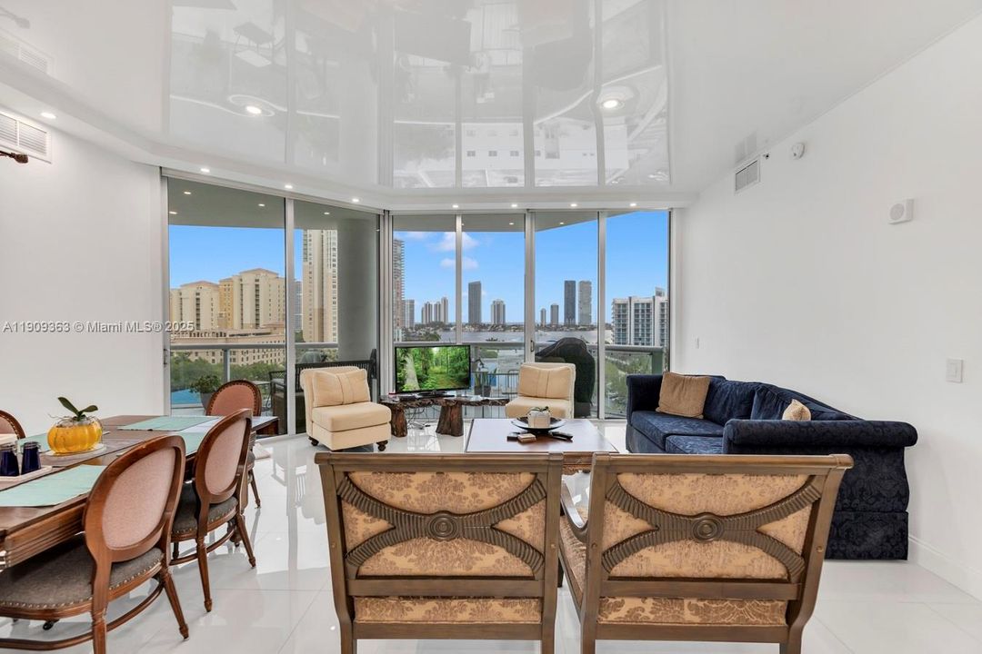 For Sale: $995,000 (2 beds, 2 baths, 1581 Square Feet)