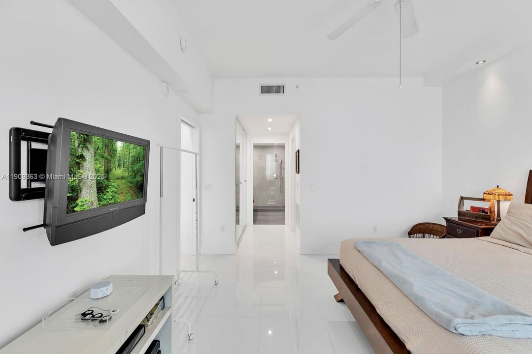 For Sale: $995,000 (2 beds, 2 baths, 1581 Square Feet)