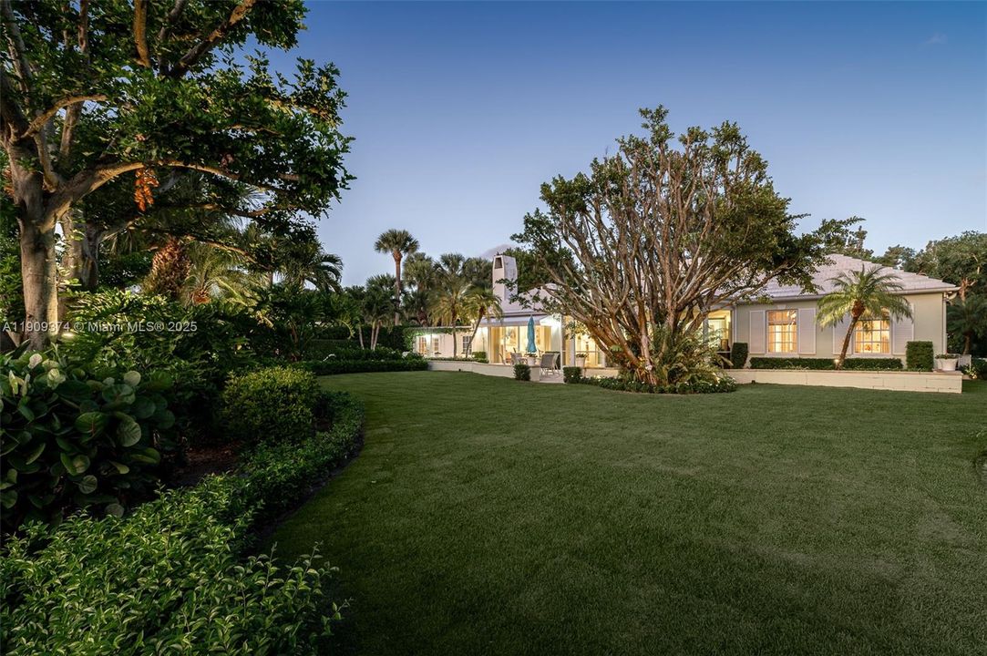 На продажу: $6,250,000 (5 спален, 5 ванн, 2945 Квадратных фут)