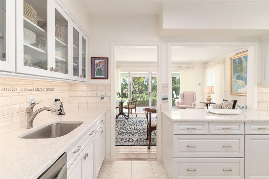 На продажу: $6,250,000 (5 спален, 5 ванн, 2945 Квадратных фут)