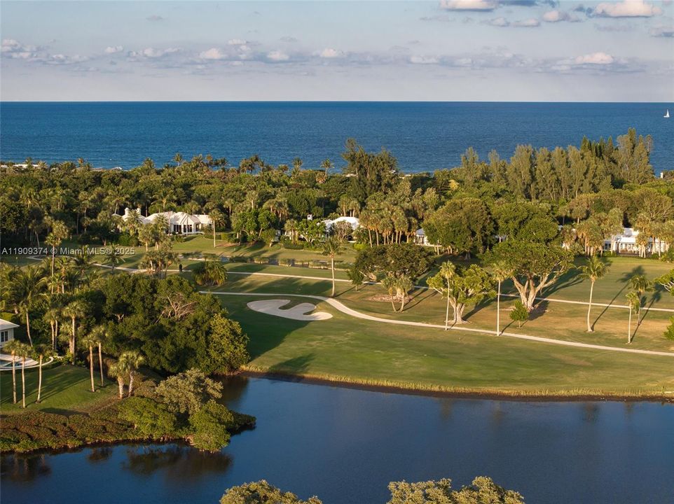 На продажу: $6,250,000 (5 спален, 5 ванн, 2945 Квадратных фут)