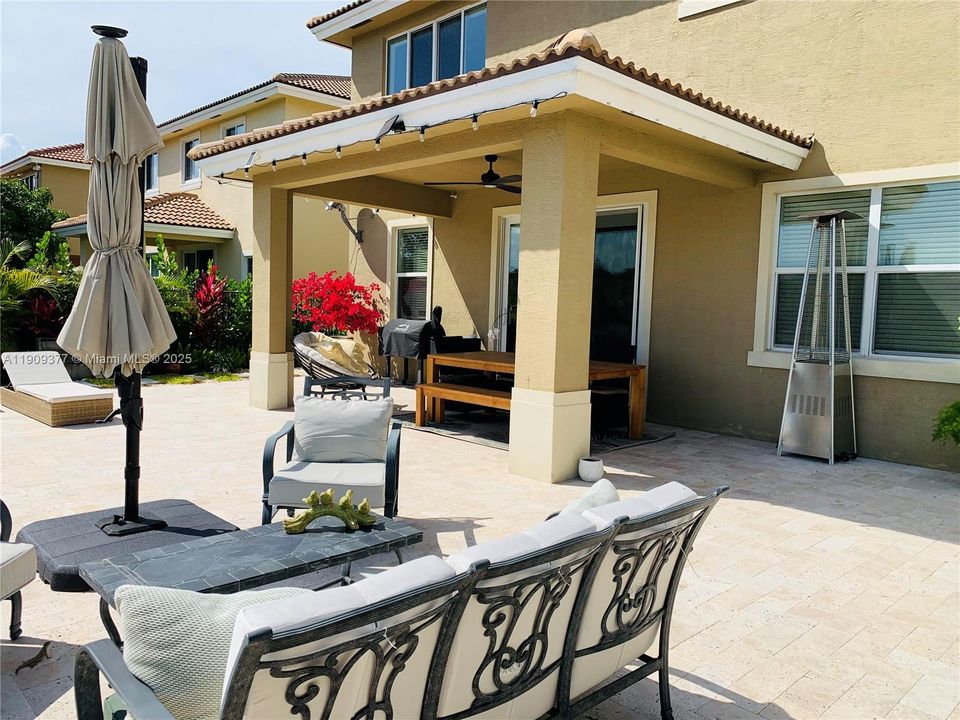 Active With Contract: $3,300 (4 beds, 2 baths, 2365 Square Feet)