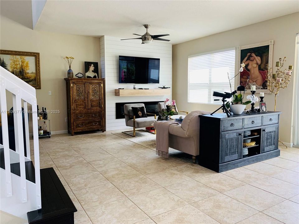 Active With Contract: $3,300 (4 beds, 2 baths, 2365 Square Feet)