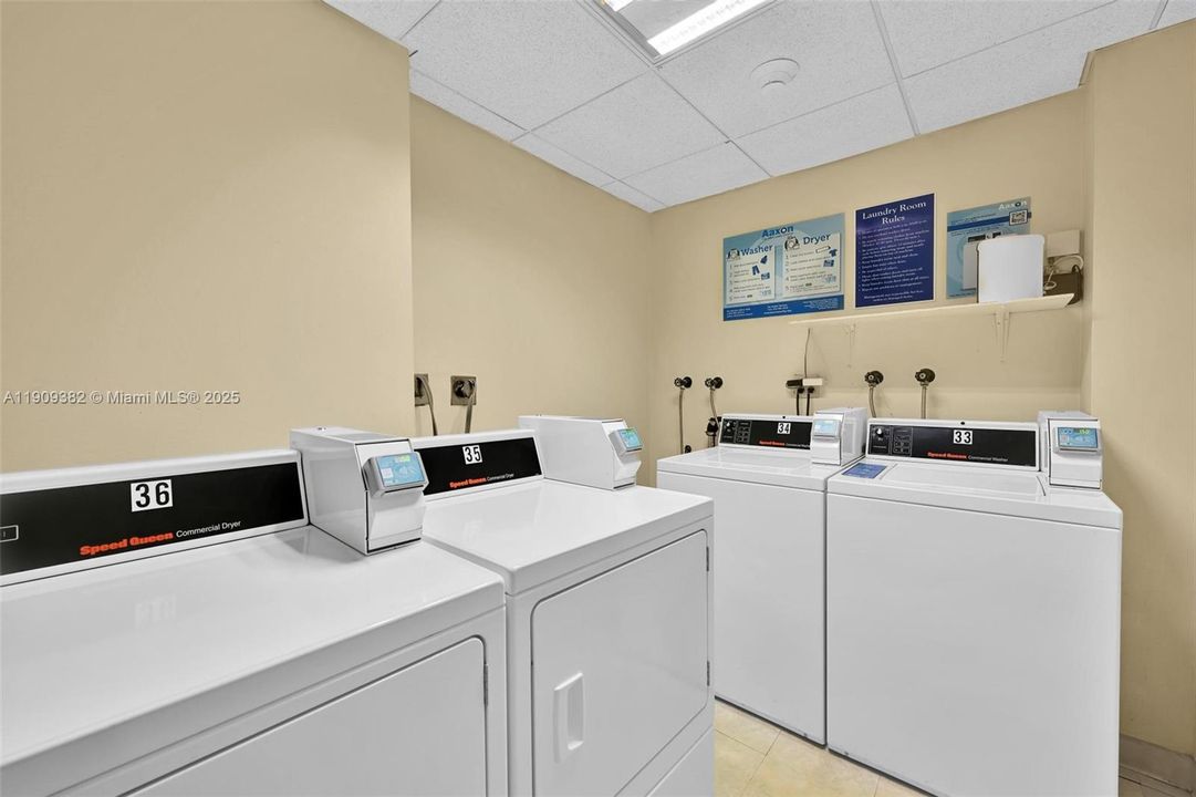 合同活跃: $2,100 (1 贝兹, 1 浴室, 721 平方英尺)