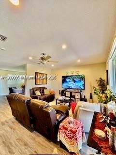 En Venta: $948,000 (5 camas, 3 baños, 2672 Pies cuadrados)